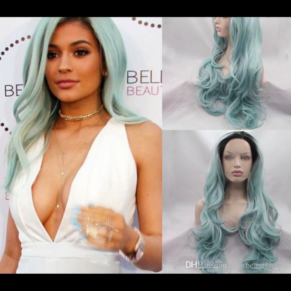 OMBRÉ LIGHT BLUE WIG